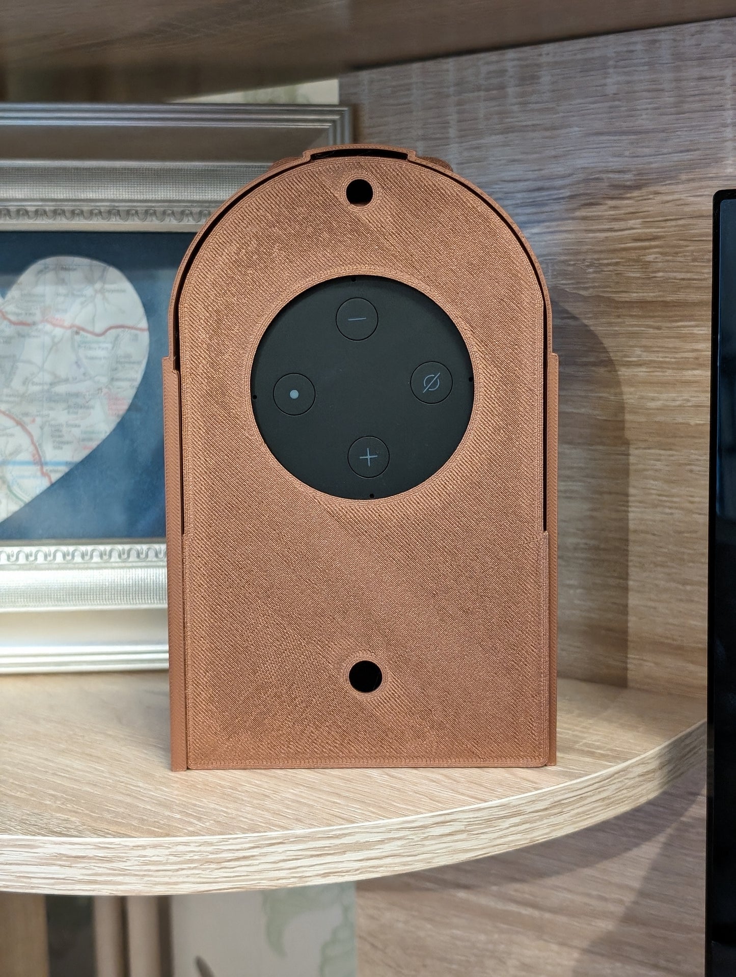 Jukebox cover for Alexa Echo from the back no wires