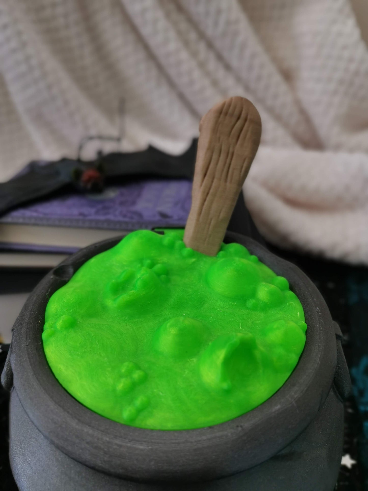 Witches cauldron with lid closed