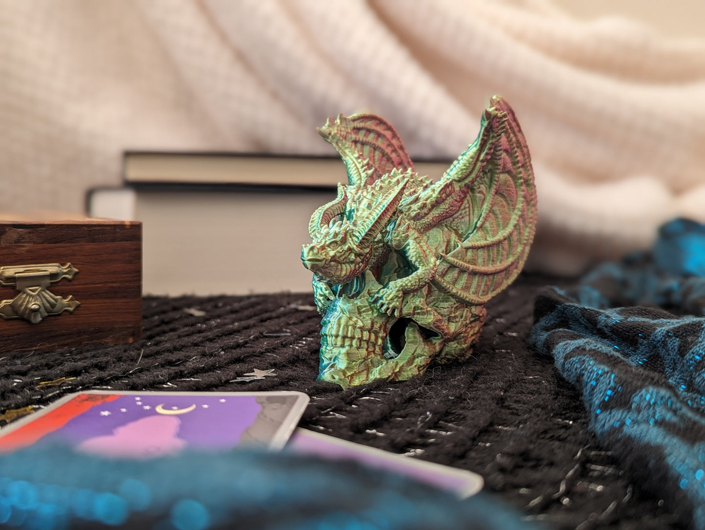 Dragon on skull ornament in green 2-tone filament close up