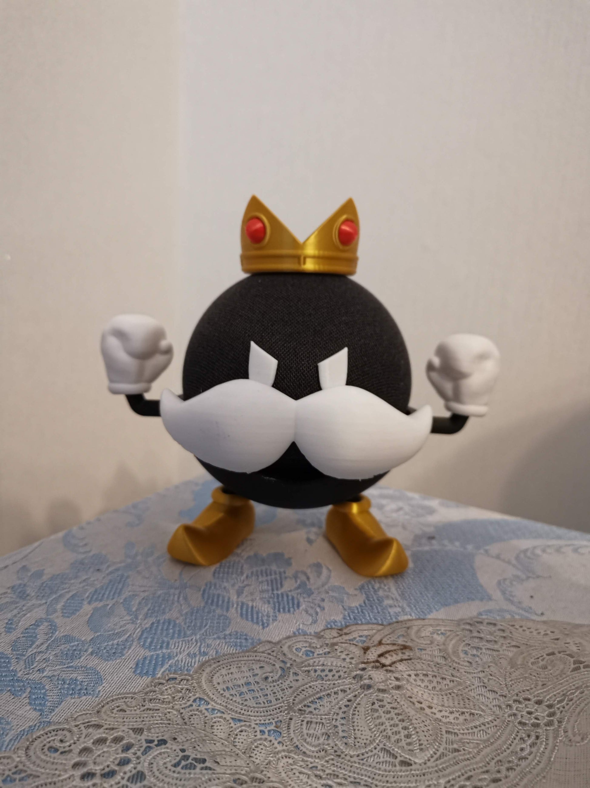King Bomb-omb Alexa Echo holder with crown close up
