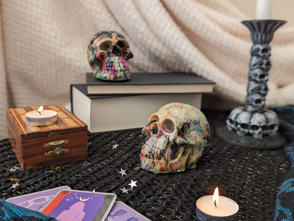 Marbled skull ornaments