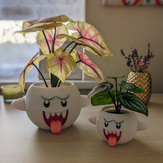 Mario Boo planter in two sizes on desk