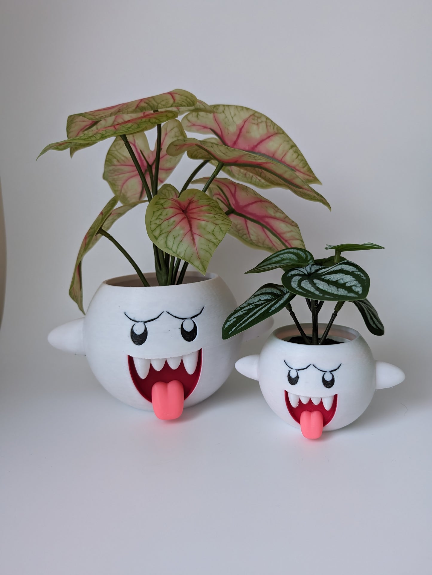 Mario Boo planters in various sizes